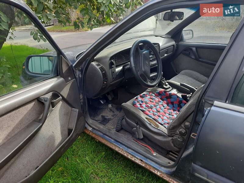 Седан Opel Vectra 1989 в Одессе