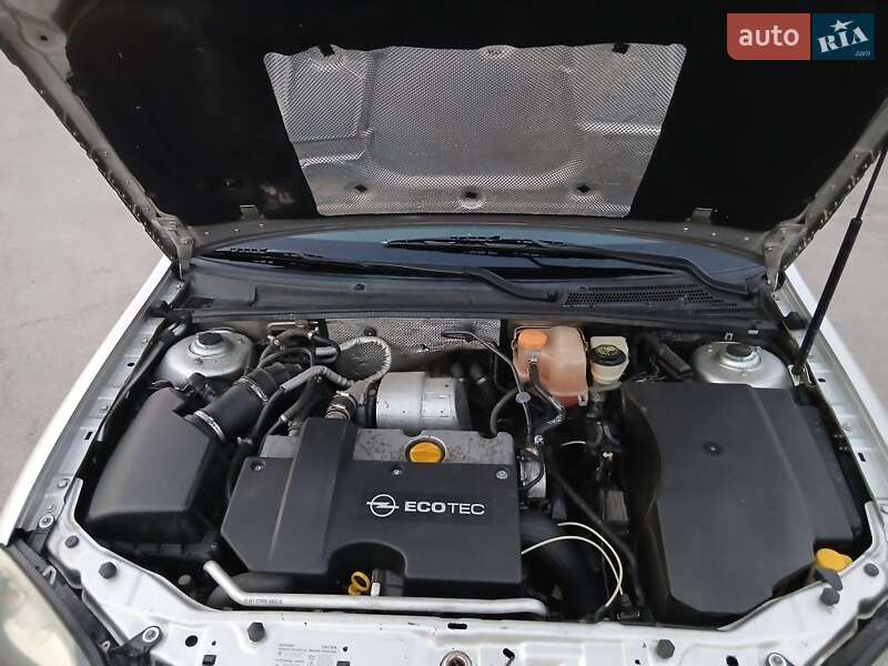 Лифтбек Opel Vectra 2003 в Ватутино фото 15 Лифтбек Opel Vectra 2003 в Ватутино