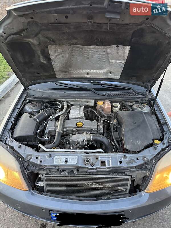 Седан Opel Vectra 2002 в Ізюмі