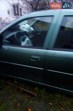 Седан Opel Vectra 1999 в Владимирце