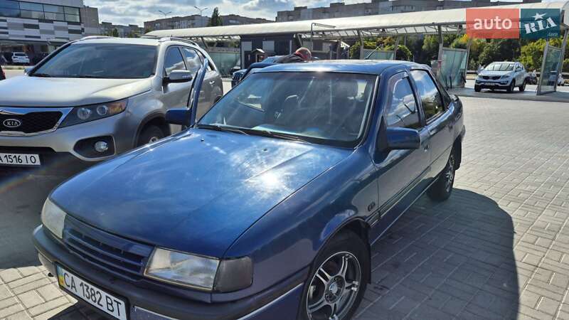 Седан Opel Vectra 1990 в Черкассах фото 3 Седан Opel Vectra 1990 в Черкассах
