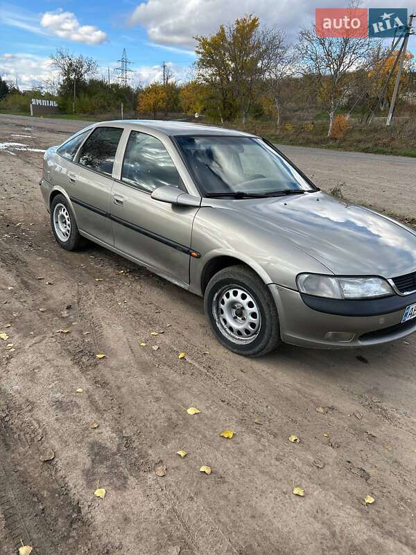 Ліфтбек Opel Vectra 1998 в Миколаєві фото 3 Ліфтбек Opel Vectra 1998 в Миколаєві