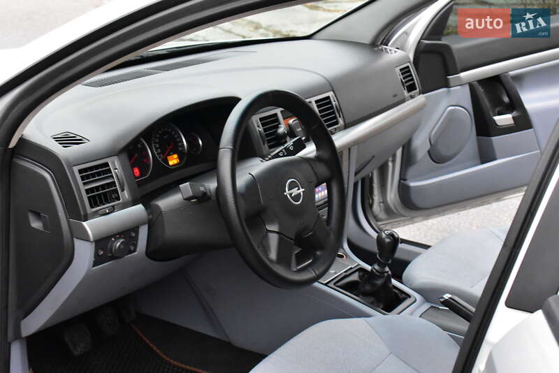 Универсал Opel Vectra 2004 в Киеве