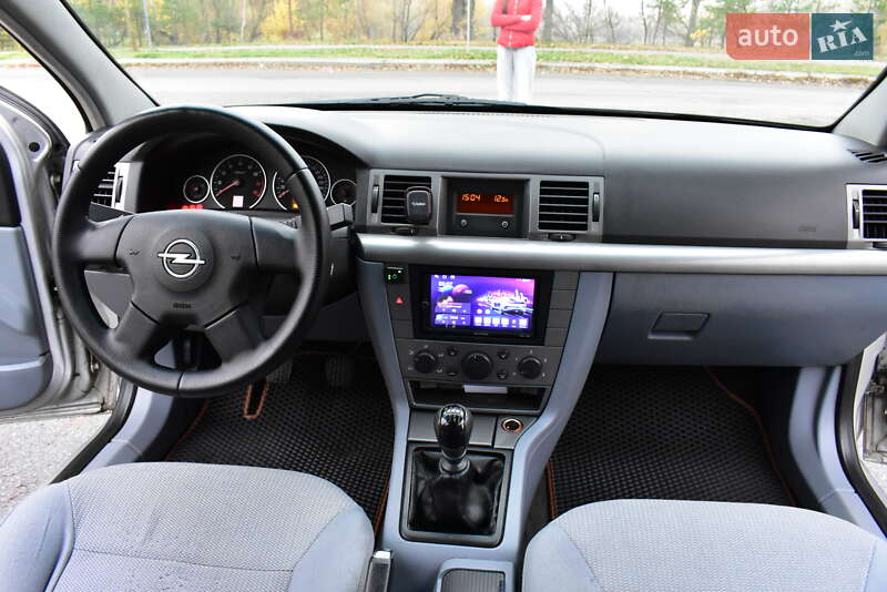 Универсал Opel Vectra 2004 в Киеве