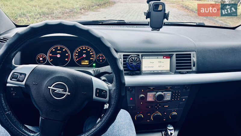 Универсал Opel Vectra 2005 в Дубно