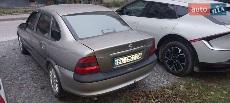 Седан Opel Vectra 1997 в Львове