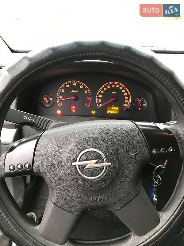 Седан Opel Vectra 2003 в Абазовке