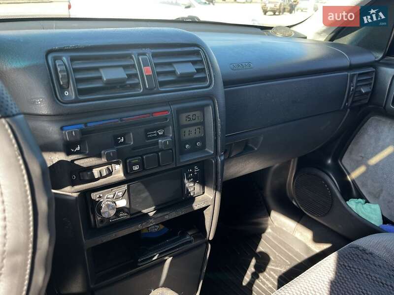 Седан Opel Vectra 1995 в Кривом Роге