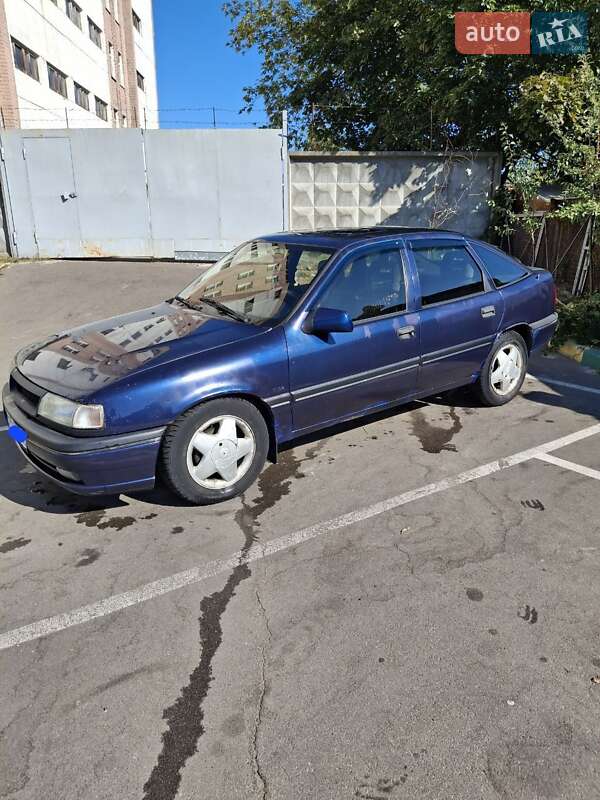 Лифтбек Opel Vectra 1994 в Киеве фото 2 Лифтбек Opel Vectra 1994 в Киеве