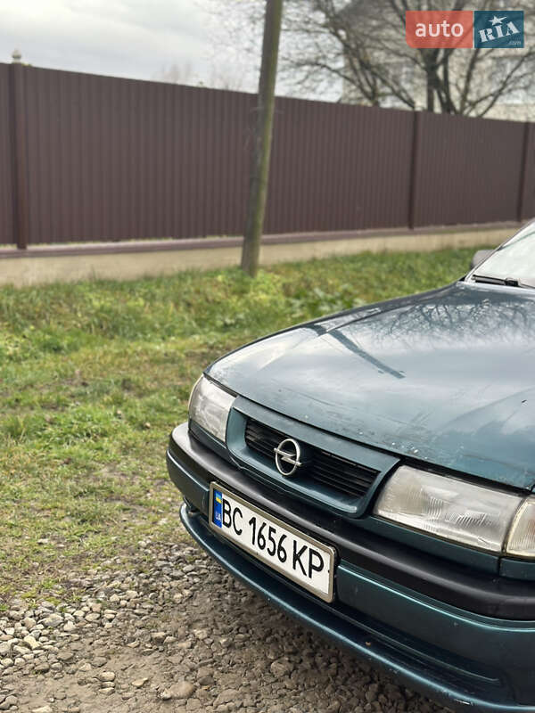 Седан Opel Vectra 1994 в Самборе
