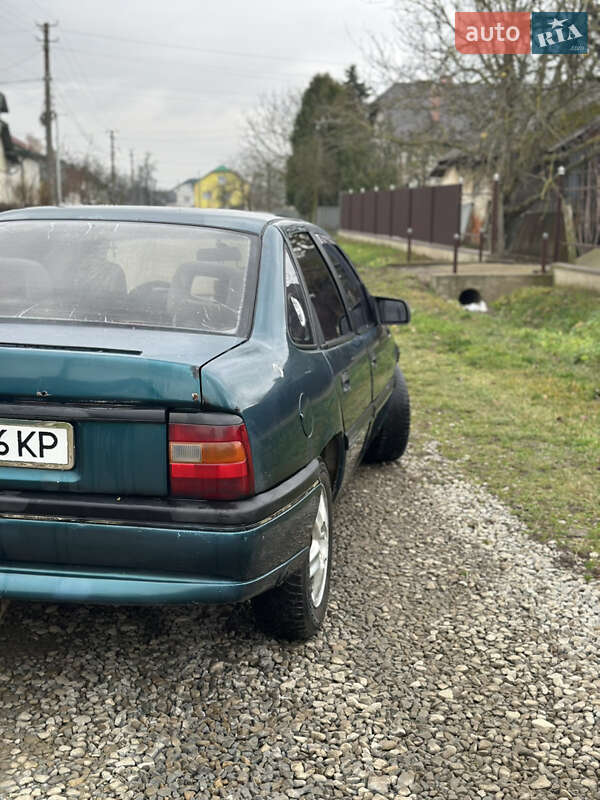 Седан Opel Vectra 1994 в Самборе
