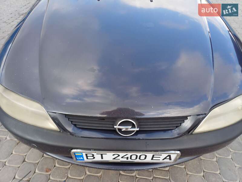 Лифтбек Opel Vectra 1998 в Херсоне