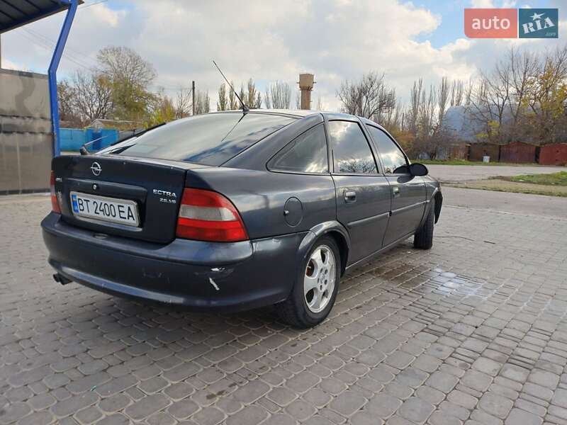 Лифтбек Opel Vectra 1998 в Херсоне