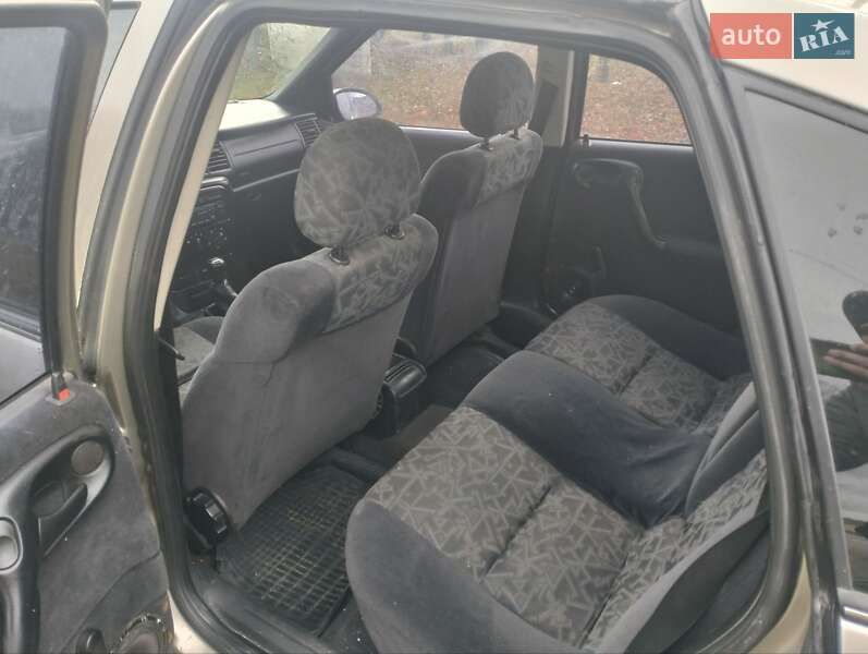 Ліфтбек Opel Vectra 1996 в Дунаївцях