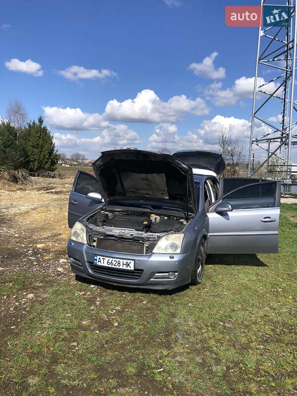 Лифтбек Opel Vectra 2004 в Калуше