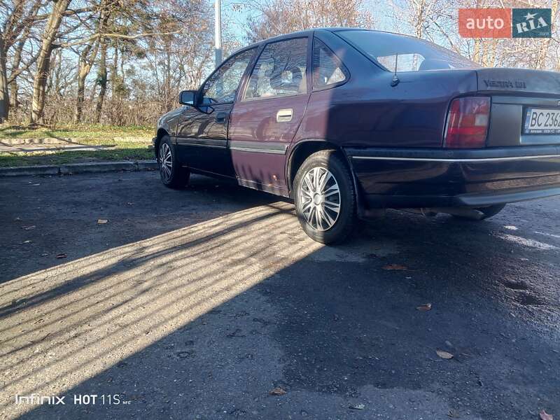 Седан Opel Vectra 1991 в Золочеве фото 5 Седан Opel Vectra 1991 в Золочеве