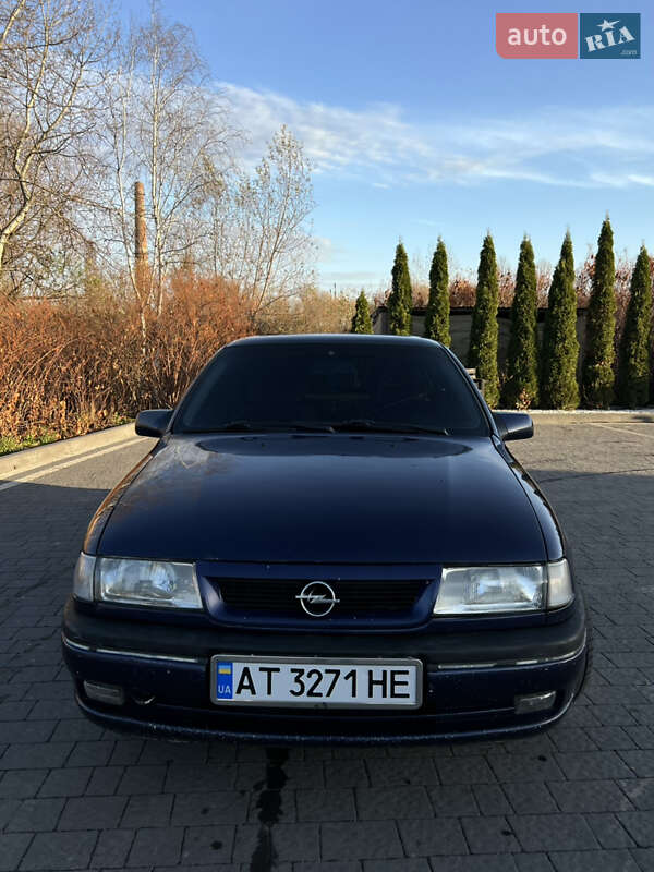 Ліфтбек Opel Vectra 1995 в Івано-Франківську фото 2 Ліфтбек Opel Vectra 1995 в Івано-Франківську