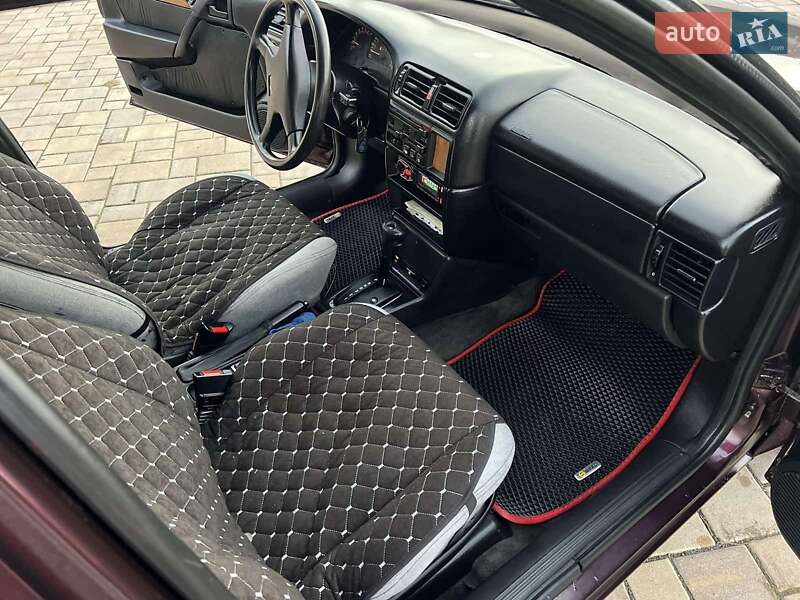 Седан Opel Vectra 1994 в Измаиле