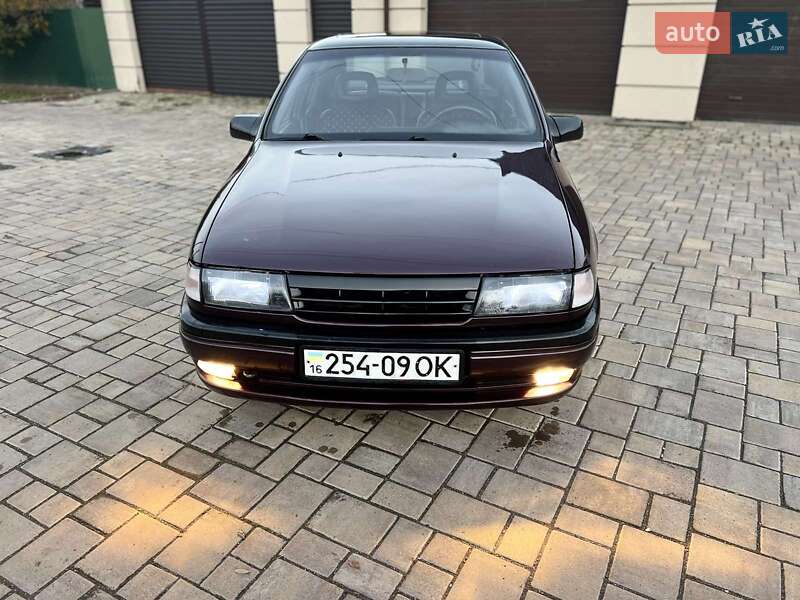 Седан Opel Vectra 1994 в Измаиле