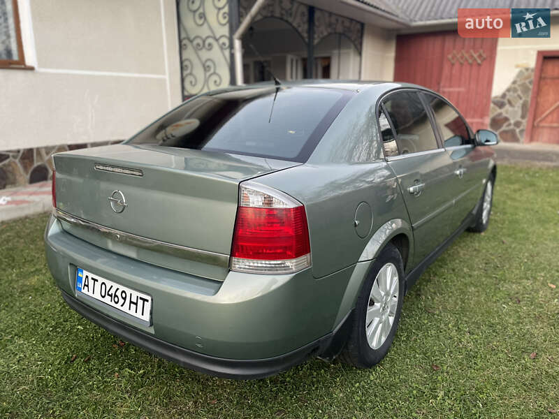 Седан Opel Vectra 2005 в Косове