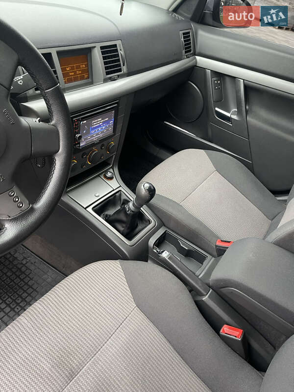 Седан Opel Vectra 2003 в Луцьку фото 10 Седан Opel Vectra 2003 в Луцьку