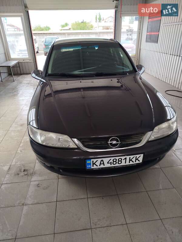 Седан Opel Vectra 2000 в Вишневом