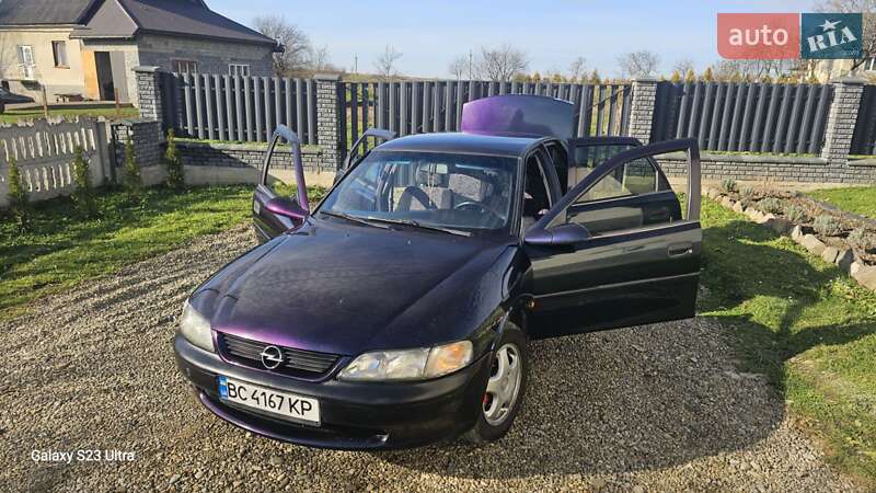 Седан Opel Vectra 1997 в Стрые