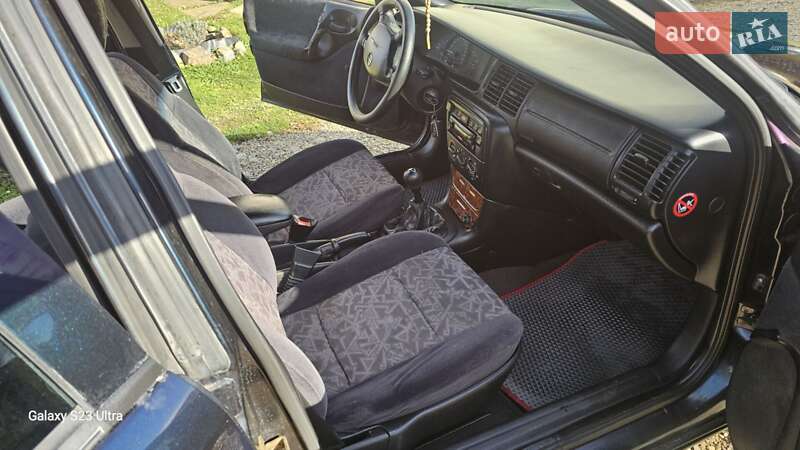 Седан Opel Vectra 1997 в Стрые