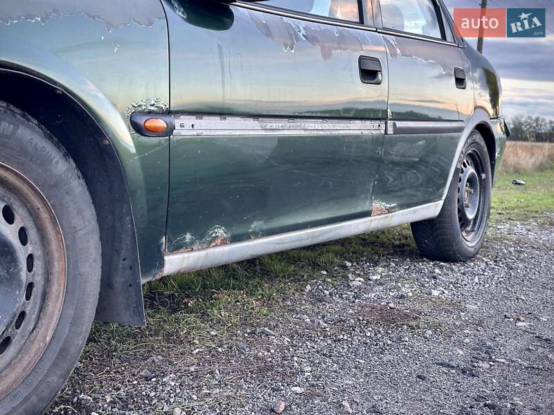 Седан Opel Vectra 1997 в Черкассах