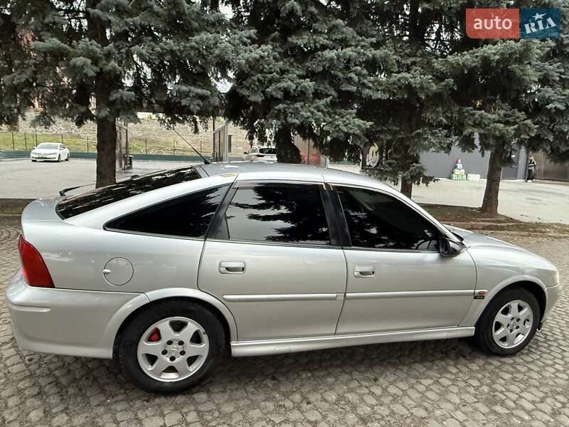 Ліфтбек Opel Vectra 2000 в Кропивницькому