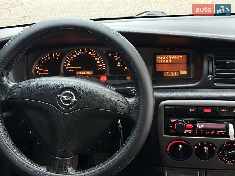 Ліфтбек Opel Vectra 2000 в Кропивницькому