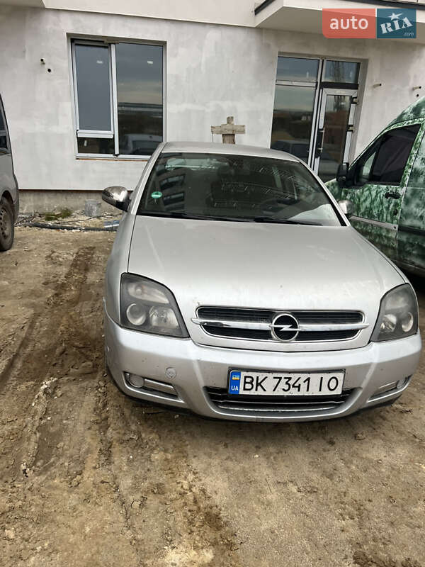 Седан Opel Vectra 2004 в Івано-Франківську