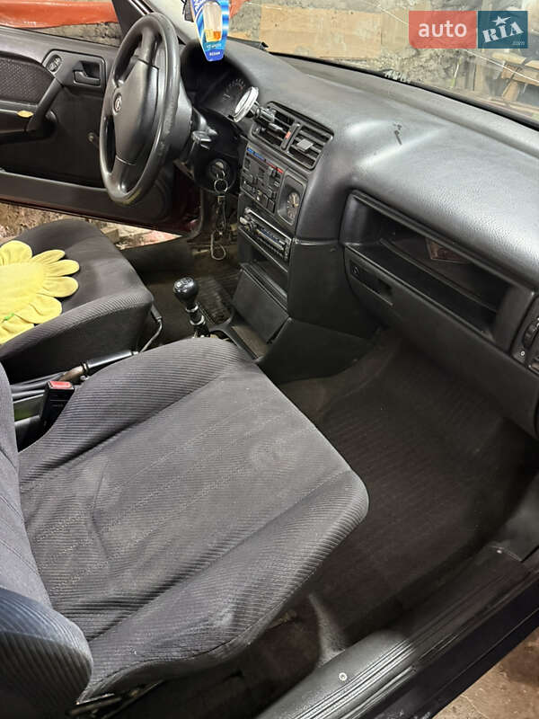 Седан Opel Vectra 1991 в Черном Острове