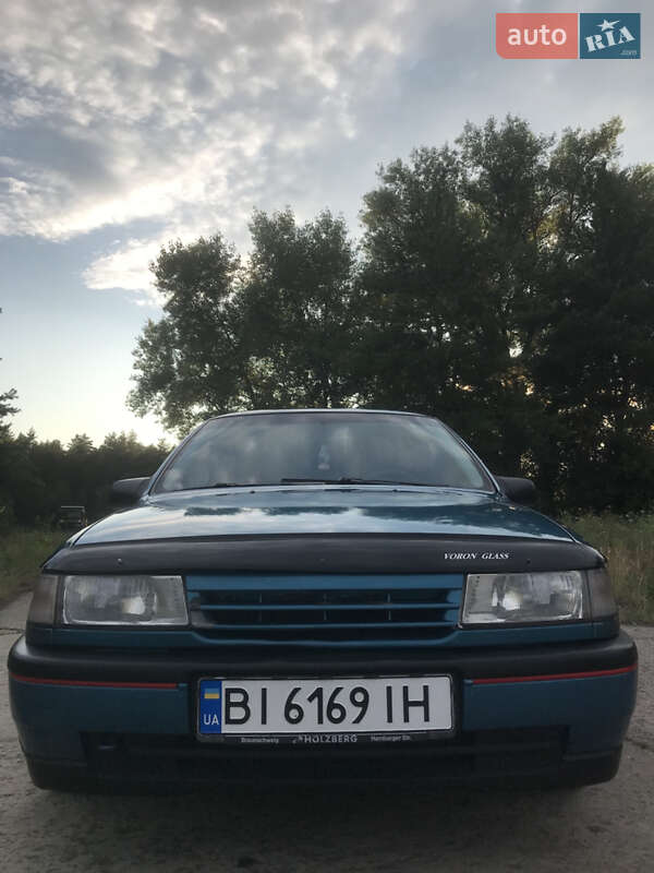 Ліфтбек Opel Vectra 1992 в Горішніх Плавнях