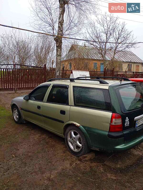 Универсал Opel Vectra 1997 в Шумске