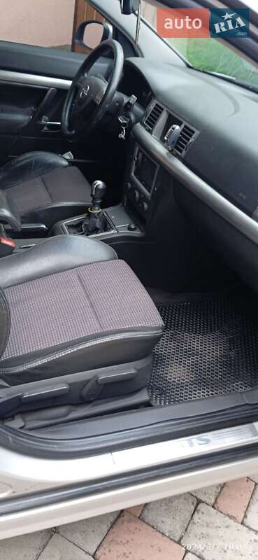 Ліфтбек Opel Vectra 2004 в Мукачевому