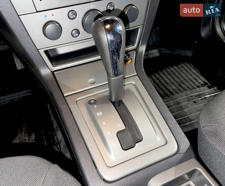 Универсал Opel Vectra 2004 в Житомире