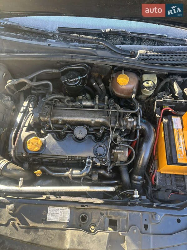 Универсал Opel Vectra 2004 в Ивано-Франковске фото 4 Универсал Opel Vectra 2004 в Ивано-Франковске