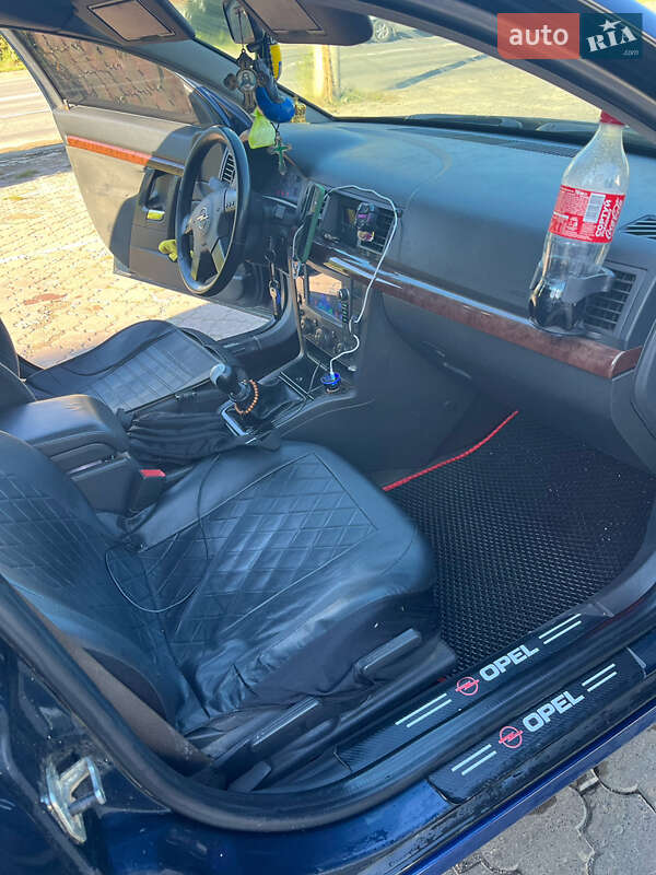 Седан Opel Vectra 2002 в Чернівцях