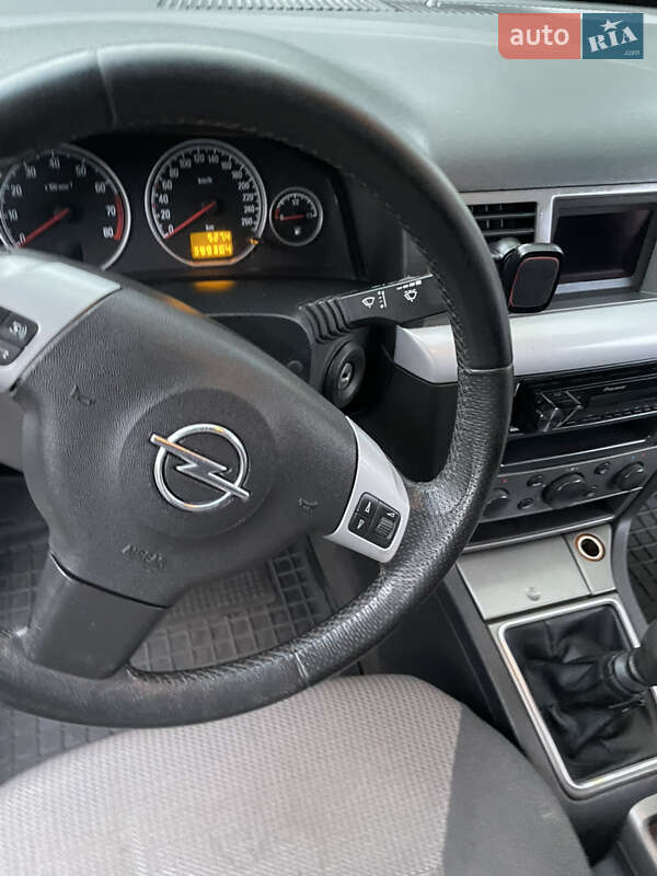 Лифтбек Opel Vectra 2004 в Хмельницком фото 8 Лифтбек Opel Vectra 2004 в Хмельницком
