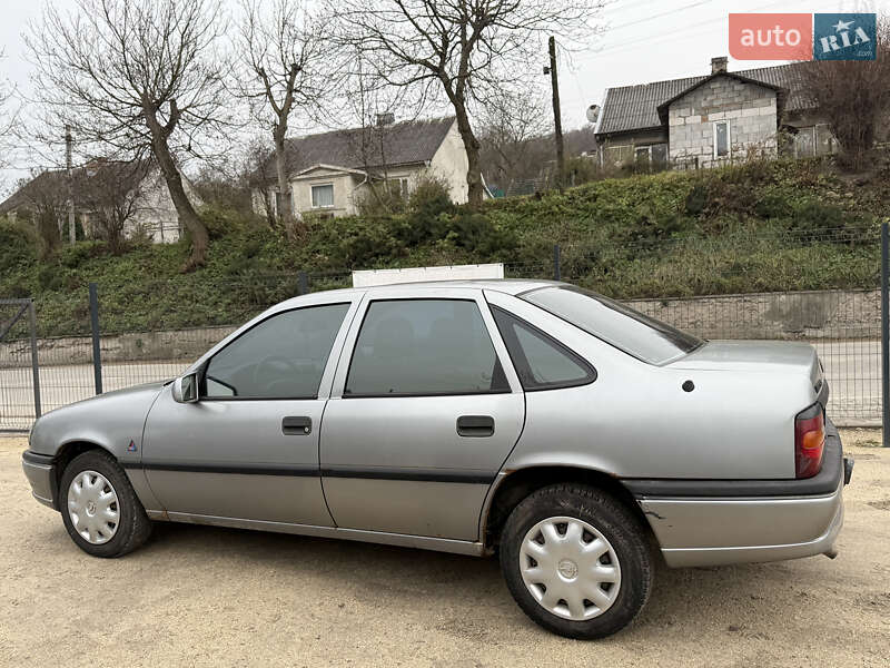 Седан Opel Vectra 1991 в Кременце фото 14 Седан Opel Vectra 1991 в Кременце