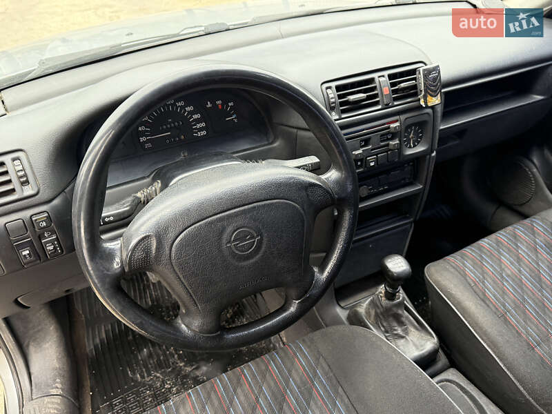 Седан Opel Vectra 1991 в Кременце фото 20 Седан Opel Vectra 1991 в Кременце