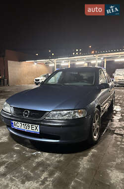 Лифтбек Opel Vectra 1998 в Сумах