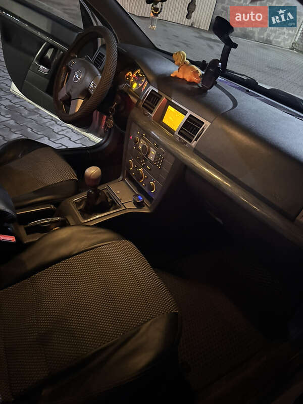 Универсал Opel Vectra 2005 в Овруче
