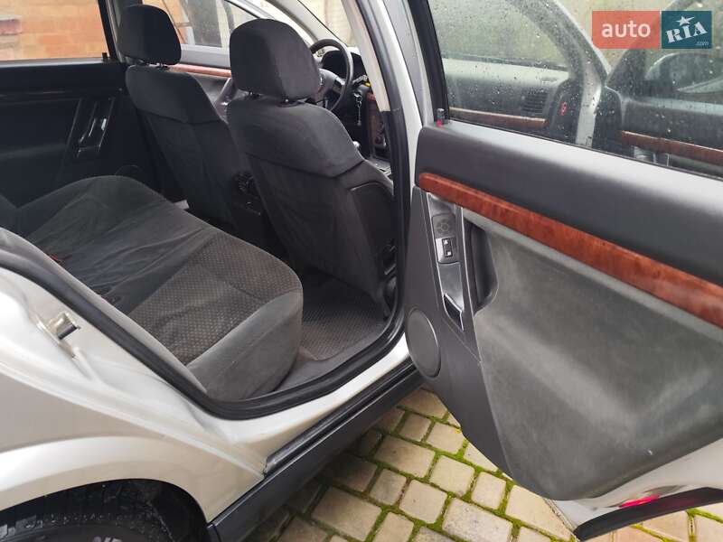 Седан Opel Vectra 2002 в Бердичеві