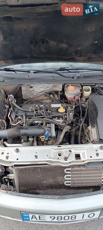 Седан Opel Vectra 2003 в Кривом Роге