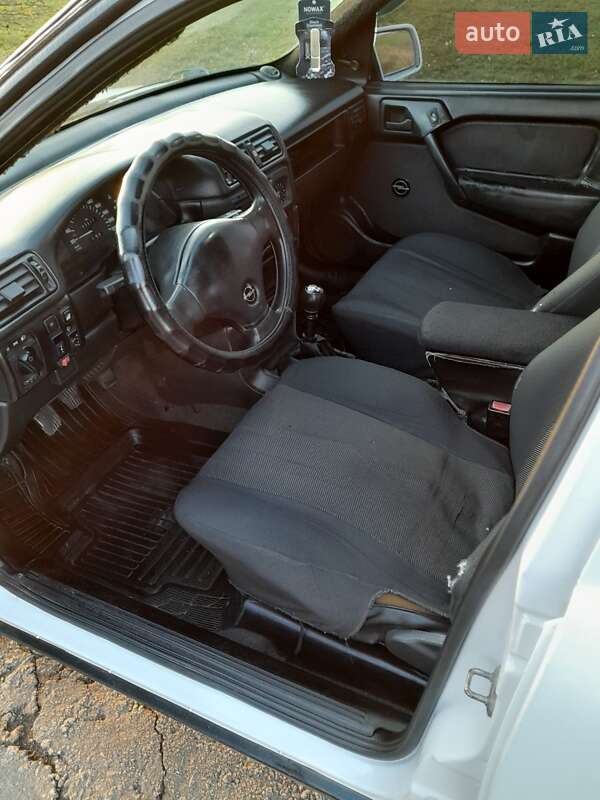 Седан Opel Vectra 1992 в Арбузинке