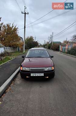 Лифтбек Opel Vectra 1991 в Николаеве
