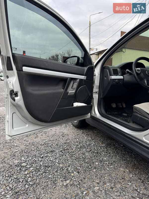 Седан Opel Vectra 2004 в Вінниці