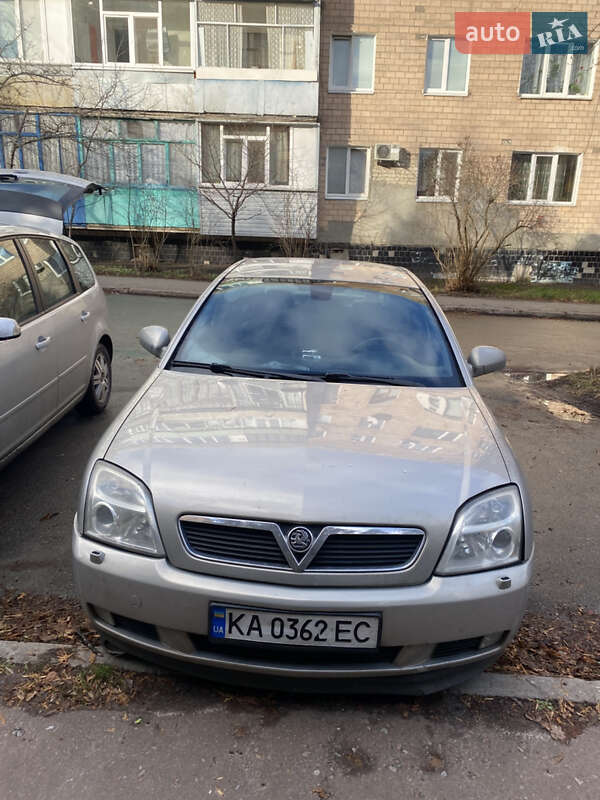 Седан Opel Vectra 2004 в Чернігові